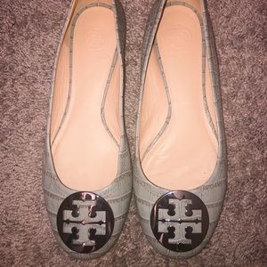 Tory Burch Light Gray Alligator Flats Size 9 1/2